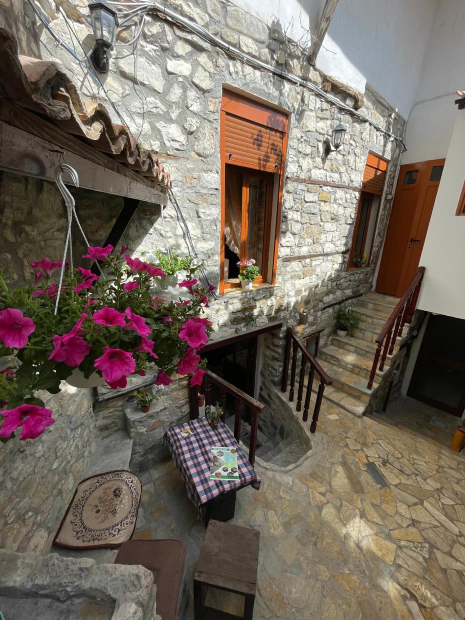 Restaurant & Guest House Semani Berat Eksteriør billede