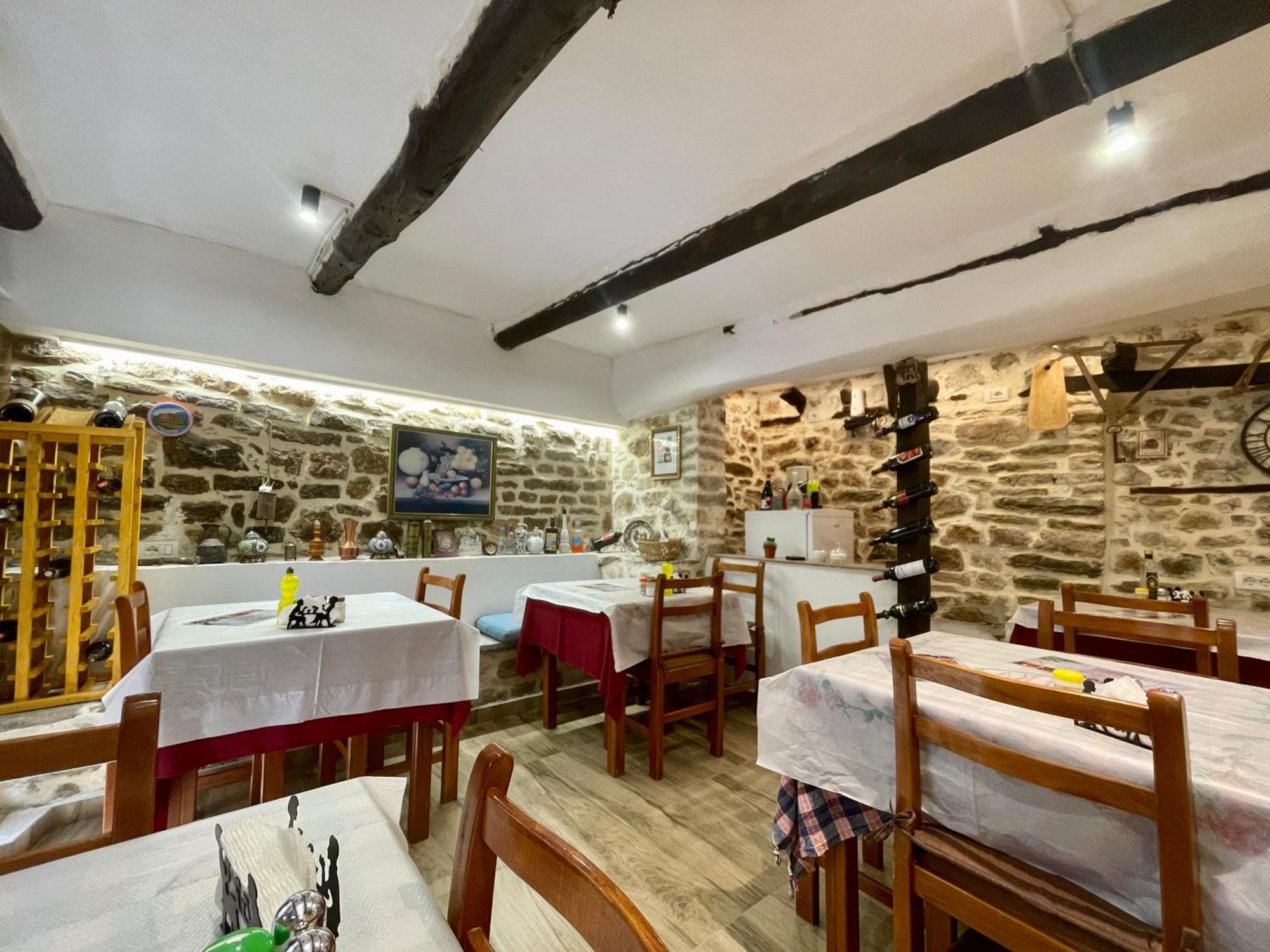 Restaurant & Guest House Semani Berat Eksteriør billede