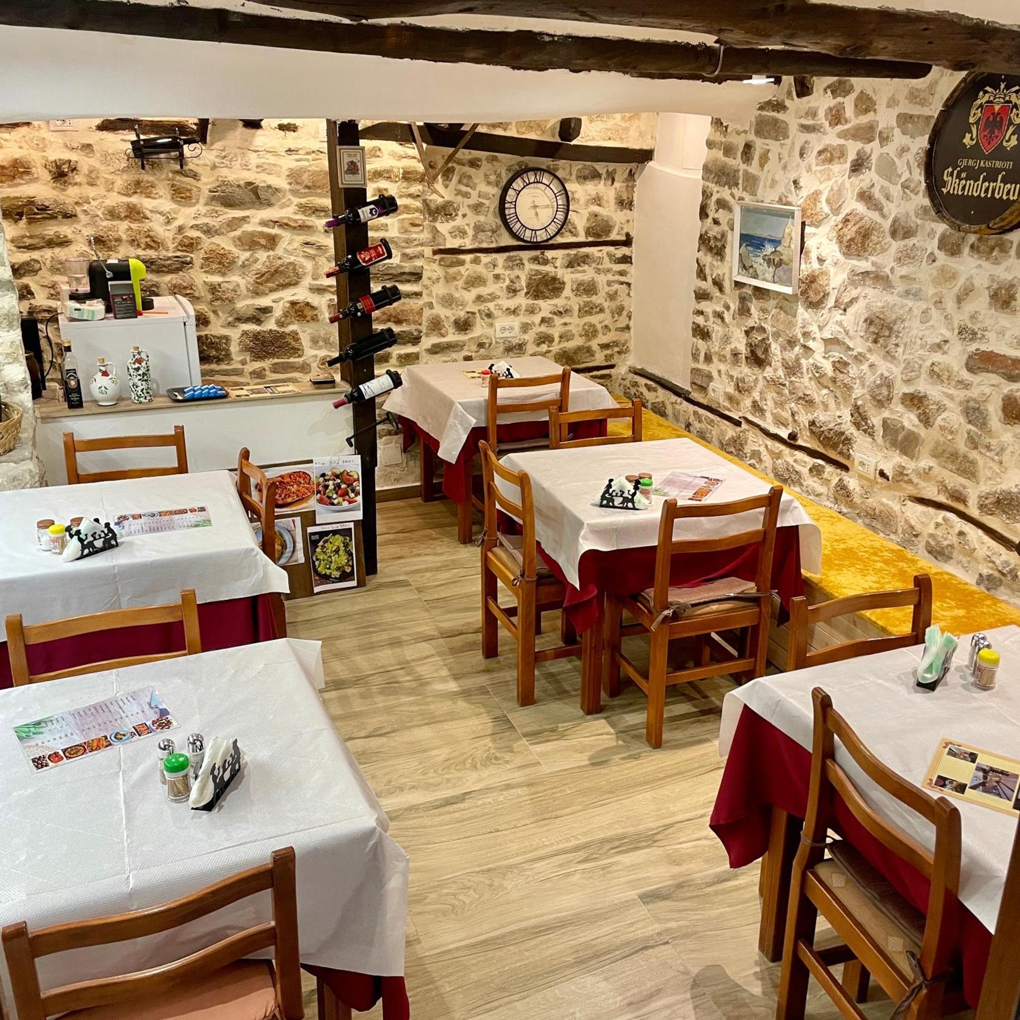 Restaurant & Guest House Semani Berat Eksteriør billede