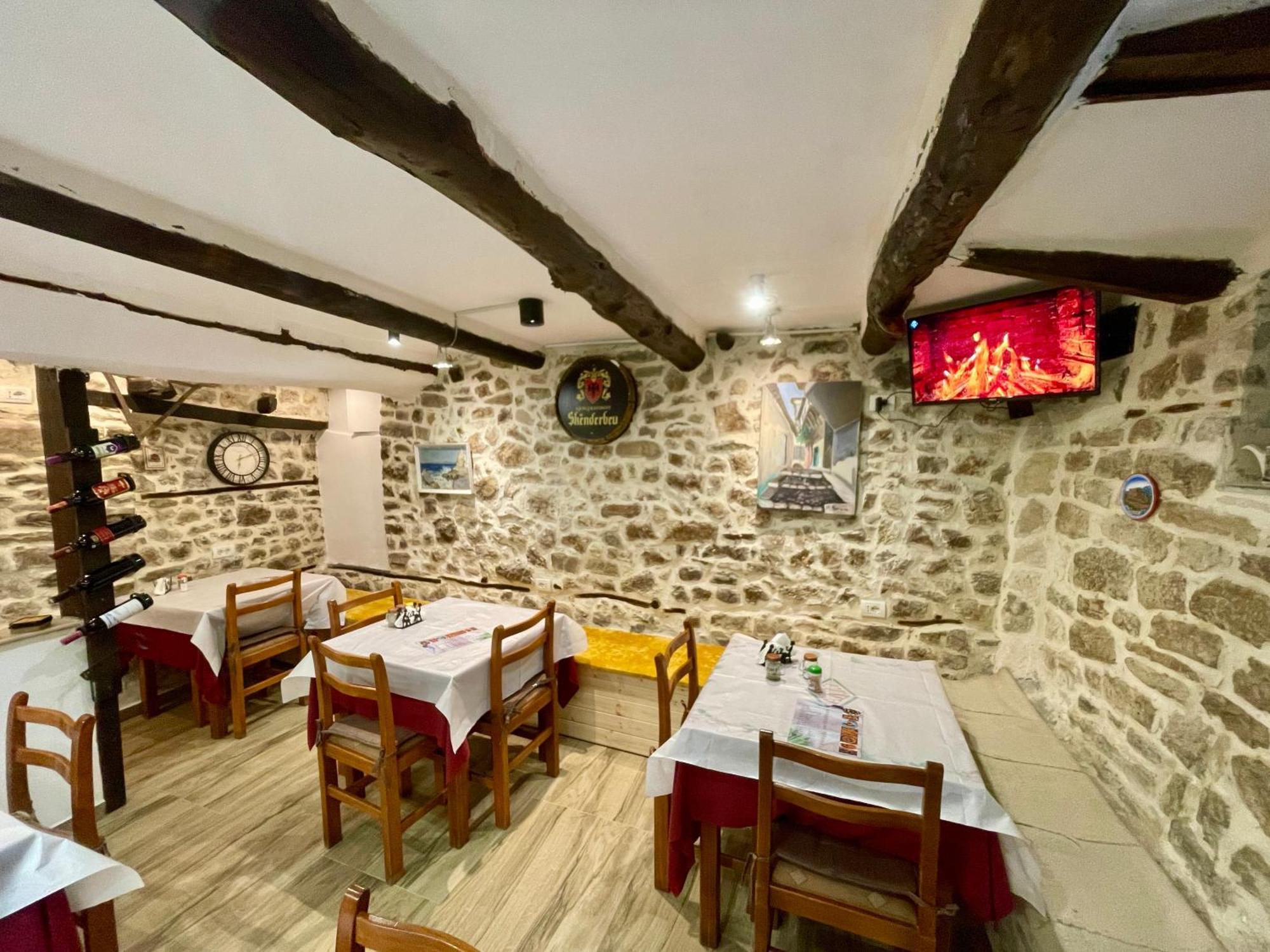 Restaurant & Guest House Semani Berat Eksteriør billede