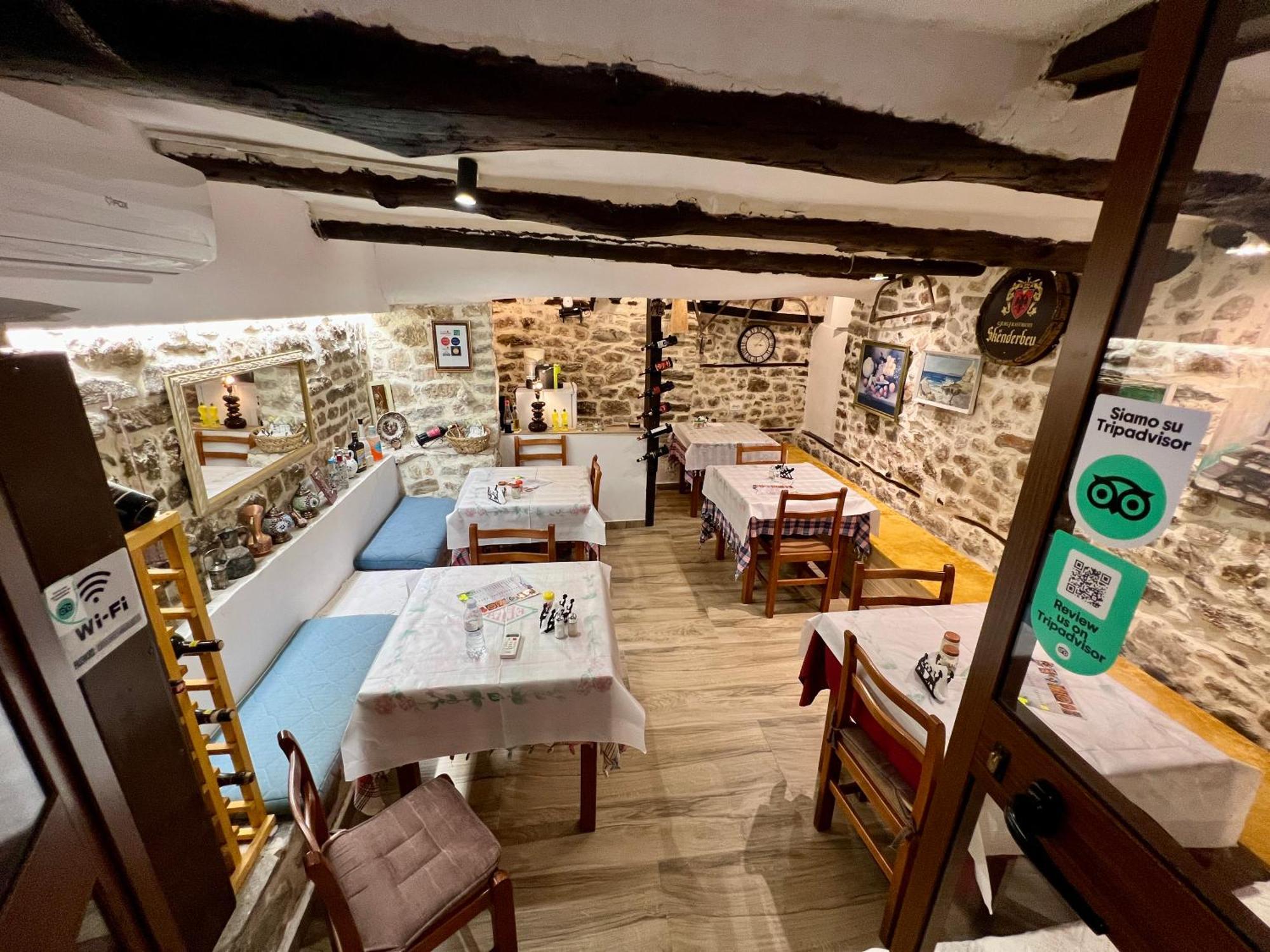 Restaurant & Guest House Semani Berat Eksteriør billede
